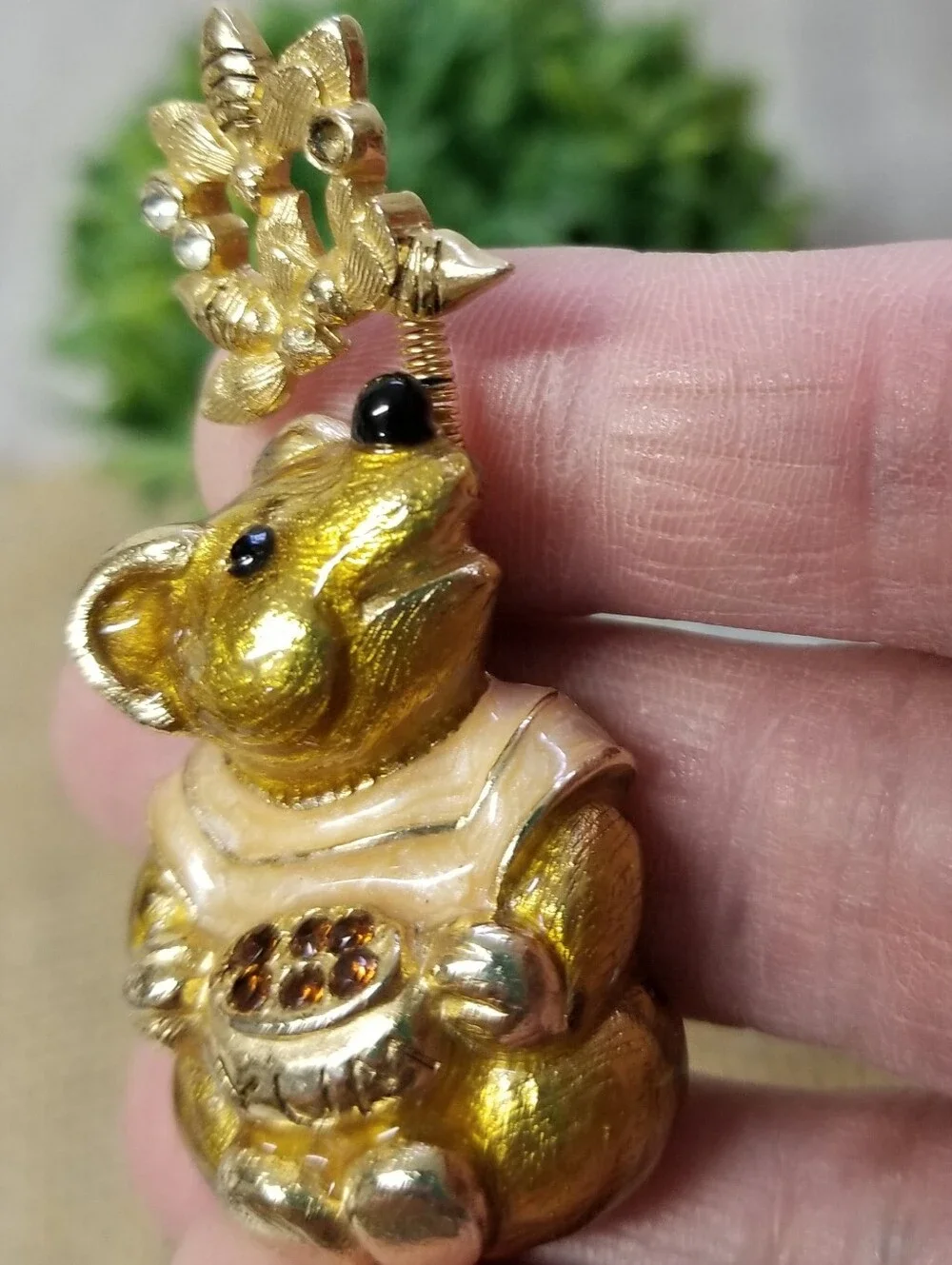 Vintage Bear W/honey Pot & Bees Brooch
